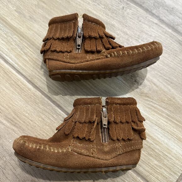 Minnetonka Brown Double Fringe Side Zip Boots - Picture 6 of 9